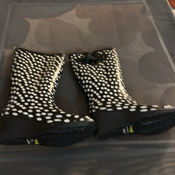 Capelli of New York Adorable Black and White Polka Dot Rain Boots - Size 8 GUC - Picture 9 of 13